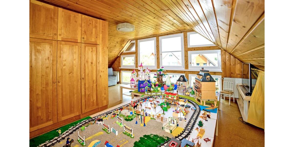 Einfamilienhaus Bad Arolsen - 12 Zimmer, 550 m&sup2;, 849.000&euro; | Angebot:22915312