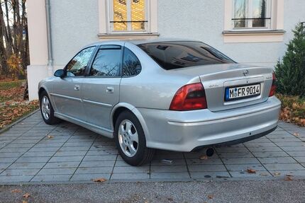 Opel Vectra 117.000 km 2.900 &euro; München 81669