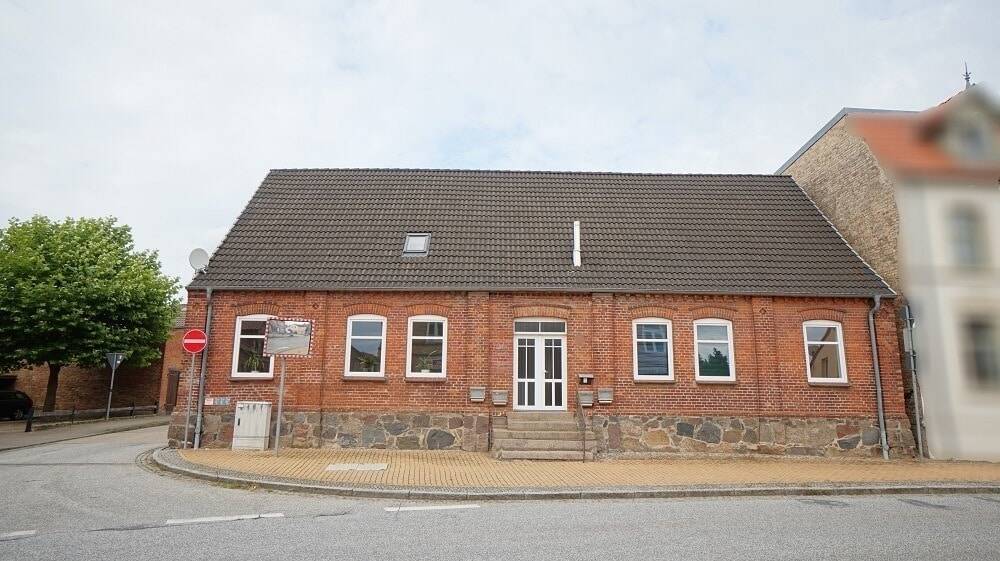 Mehrfamilienhaus, Wohnhaus Neukloster - 8 Zimmer, 192 m&sup2;, 193.000&euro; | Angebot:25770857