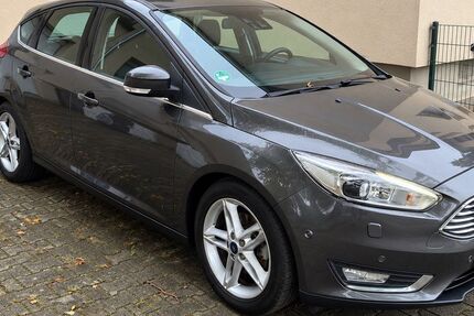 Ford Focus 52.000 km 10.490 &euro; Berlin 12349