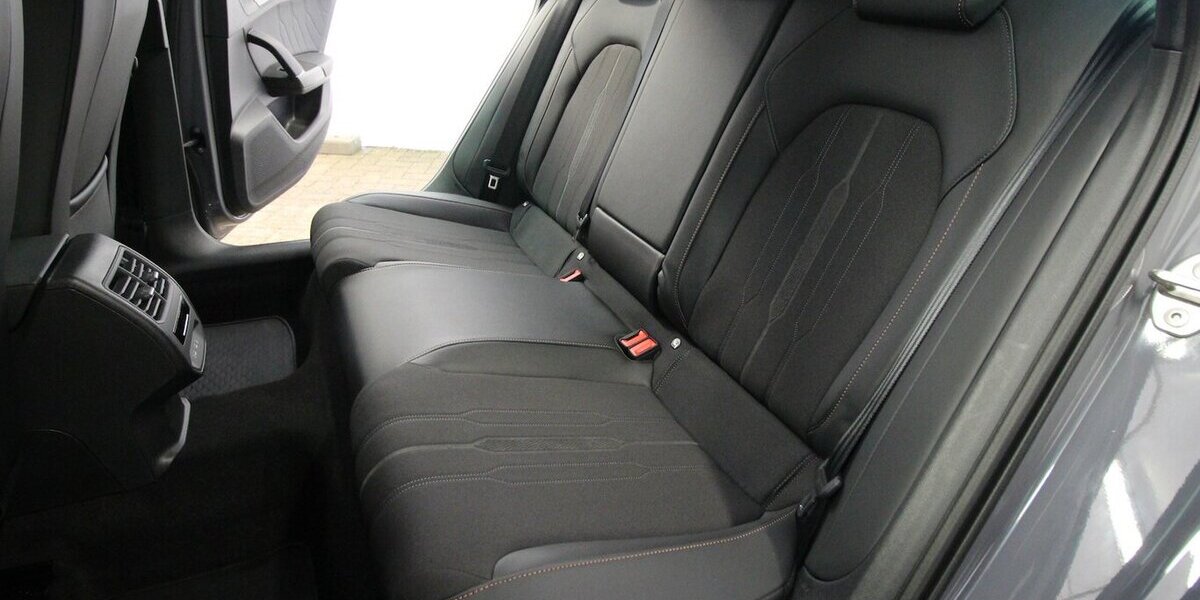 Cupra Leon Sportstourer e-HYBRID 6-DSG NAVI+LED+KAMERA 21.936 km 28.900 &euro; Hagenow 19230