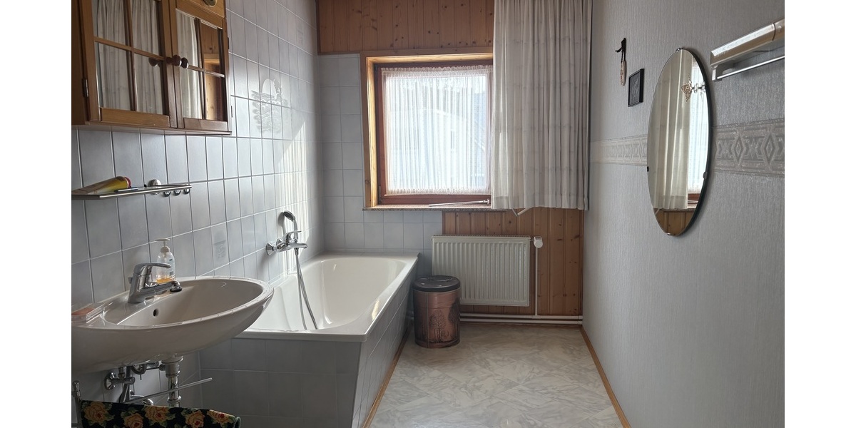 Ein Mehrfamilienhaus mit Gewerbeeinheit – solide Kapitalanlage in zentraler Lage von Seesen - Wohn- & Geschäftshaus Seesen | Angebot:25960862