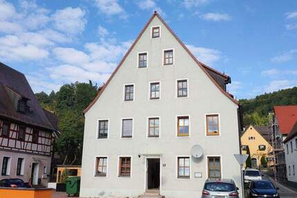 Charmante 3-Zimmer-Mansardenwohnung in idyllischer Lage 3 zimmer