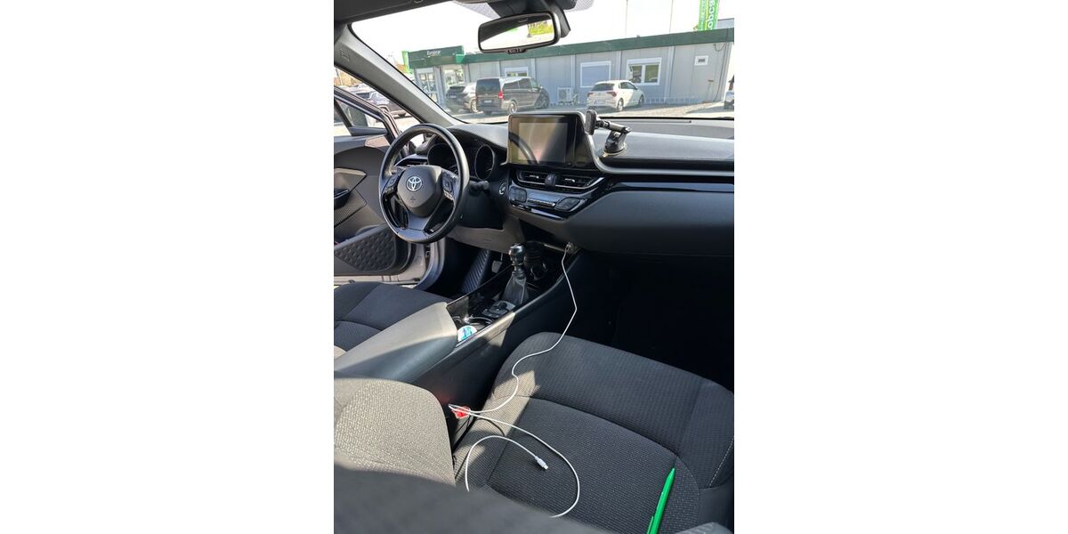 Toyota C-HR 82.500 km 15.000 &euro; Ostfildern 73760