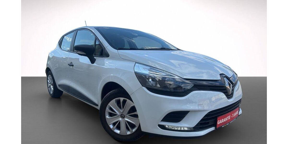 Renault Clio 89.431 km 9.880 &euro; Halle (Saale) 06128