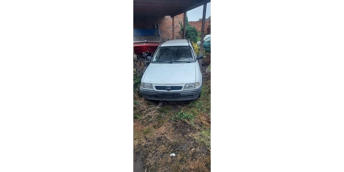 Opel Astra 154.751 km 600 &euro; Leuna OT Kreypau 06237