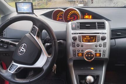 Toyota Verso 196.307 km 4.200 &euro; Saarbrücken 66121