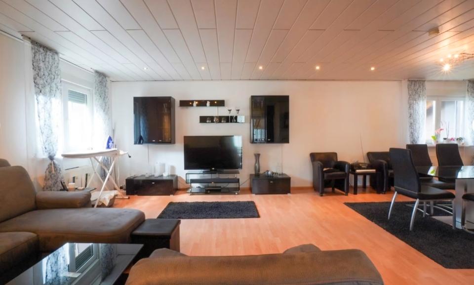 Einfamilienhaus Schwalbach - 9.5 Zimmer, 255 m&sup2;, 379.000&euro; | Angebot:26240686