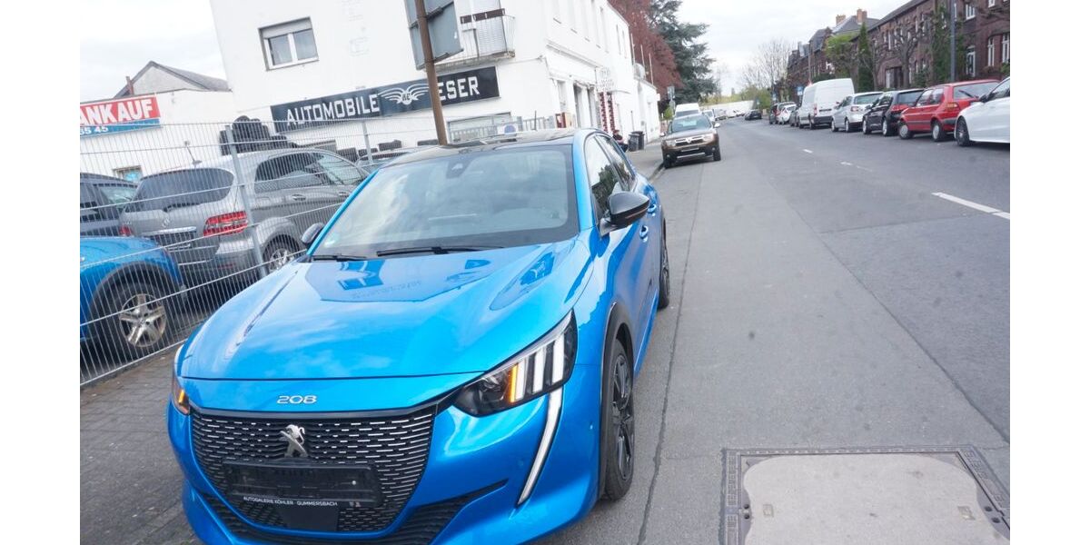 Peugeot 208 104.000 km 11.499 &euro; Köln 51143