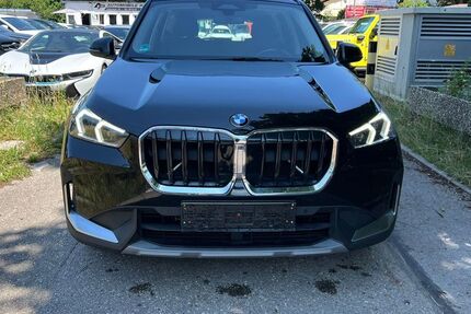 BMW X1 80.000 km 32.700 € München 81243