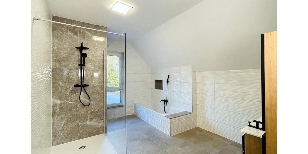 Stilvolles Neubau-Haus: Modernes Wohnen mit Traumküche und Garten 4 zimmer