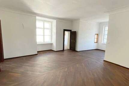 Wohnung zum Kaufen in Vilshofen an der Donau 300.000 € 125.22 m² 2 zimmer