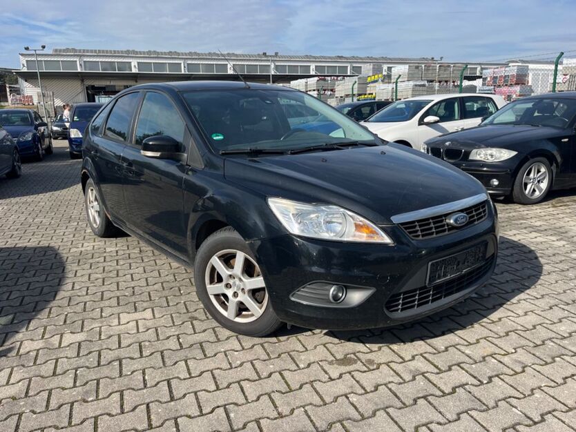 Ford Focus 245.000 km 1.999 € Weiden 92637