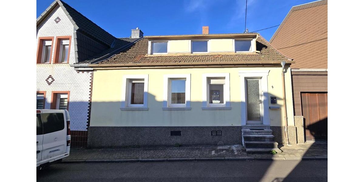 Charmantes Einfamilienhaus mit Garten in SB - Dudweiler 5 zimmer