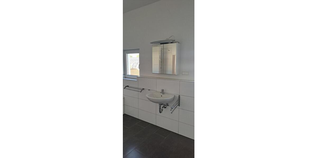 Etagenwohnung Brackenheim - 3 Zimmer, 85 m&sup2;, 700&euro; | Angebot:26222431