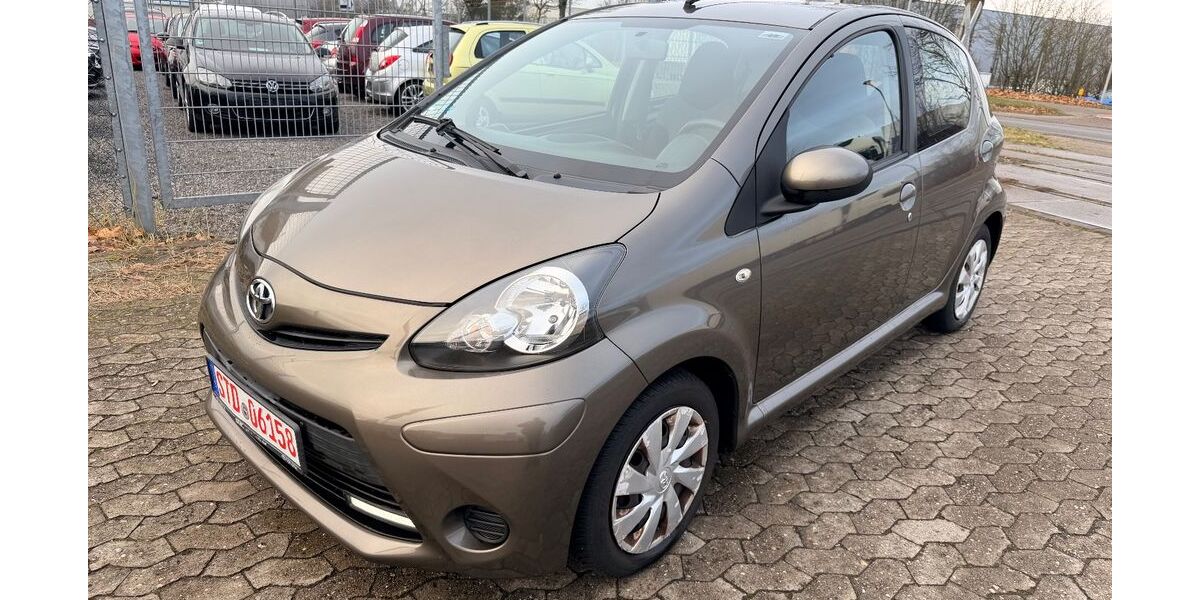 Toyota Aygo (X) 87.000 km 4.999 &euro; Buxtehude 21614