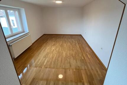 Großzügige 5-ZKB-Wohnung mit Wintergarten in Altforweiler