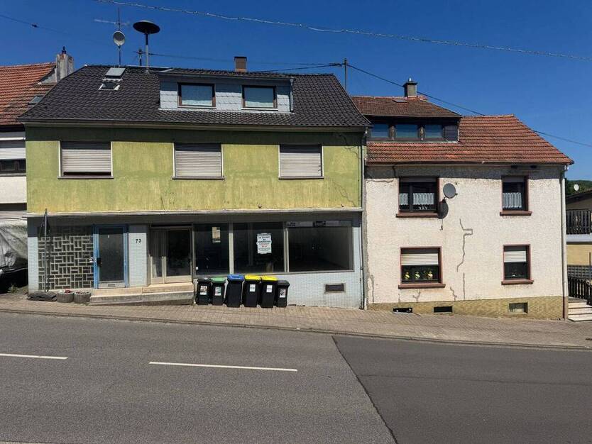 Zwei vermietete Häuser im Paket: Wohn- und Geschäftshaus plus Einfamilienhaus 1 zimmer