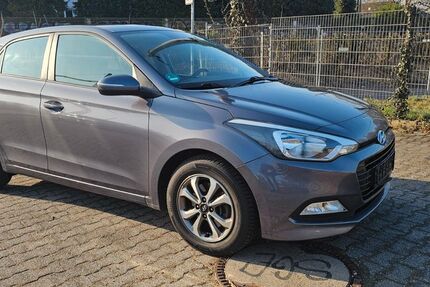 Hyundai i20 106.840 km 7.800 &euro; Wiesbaden 65201