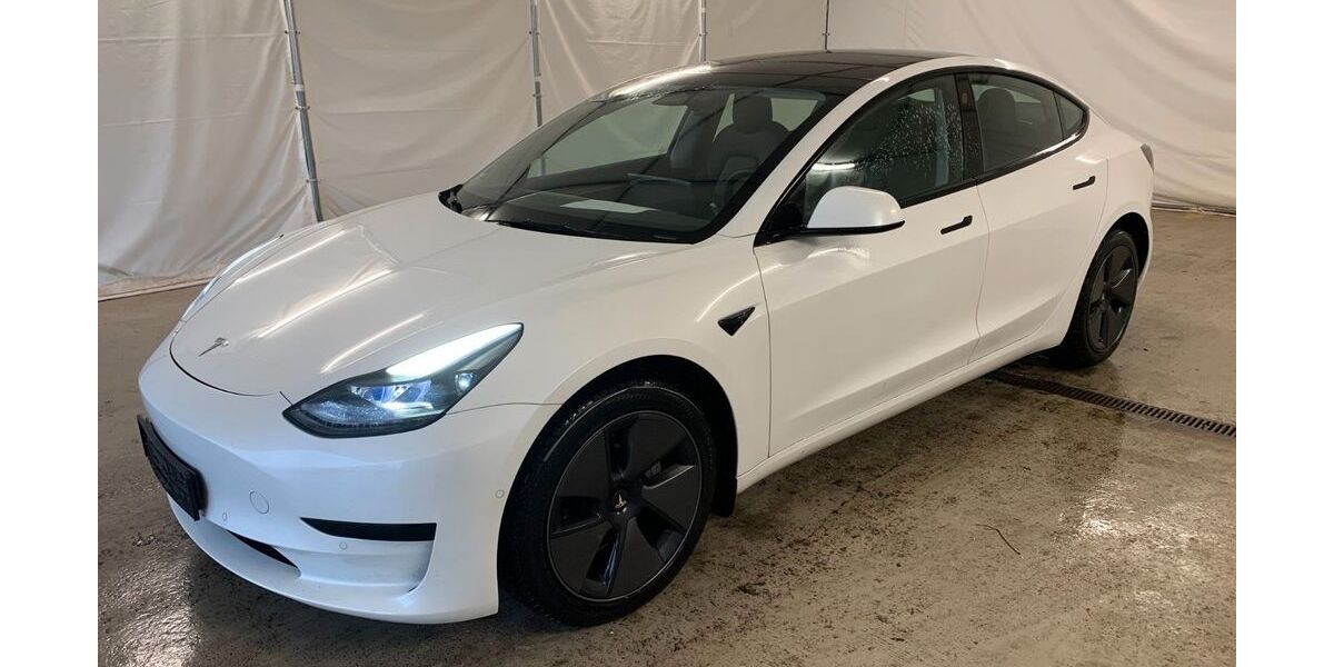 Tesla Model 3 44.997 km 25.740 &euro; Steinbach-Hallenberg OT Herges-Hallenberg 98587
