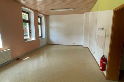 - Gewerberaum - ehem. Wäscherei zu vermieten 3 zimmer