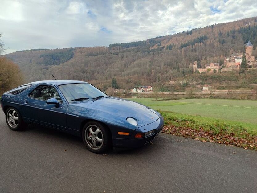 928