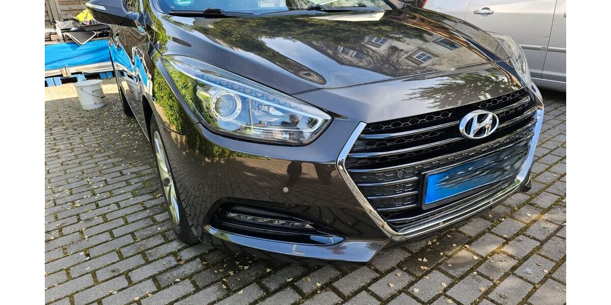 Hyundai i40 159.000 km 8.590 &euro; Dillingen 66763