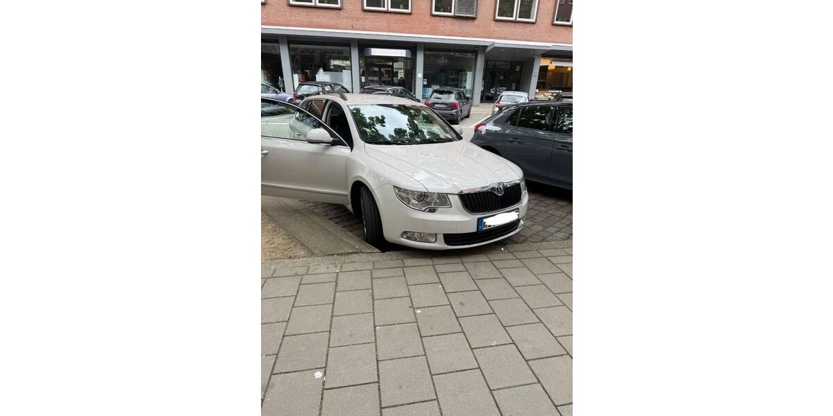 Skoda Superb 199.000 km 6.299 &euro; Kiel 24159