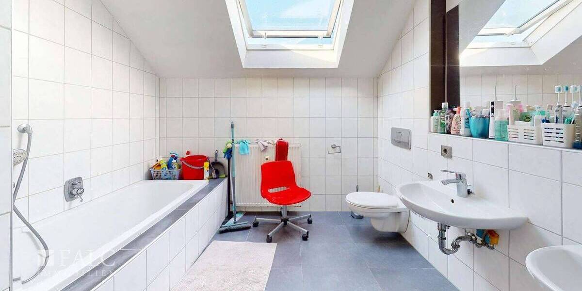 Mehrfamilienhaus, Wohnhaus Östringen Tiefenbach - 9 Zimmer, 220 m&sup2;, 750.000&euro; | Angebot:26160521