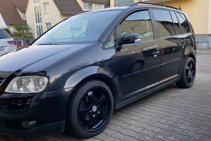 VW Touran 244.000 km 3.333 &euro; Freiburg 79110