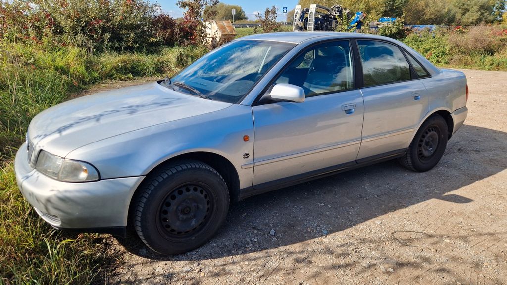 Audi A4 360.000 km 600 &euro; Lalling 94551