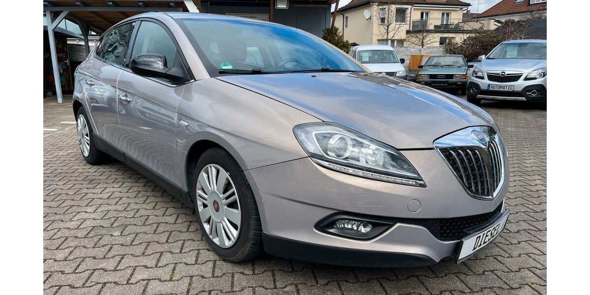 Lancia Delta 106.000 km 4.990 &euro; München 81825