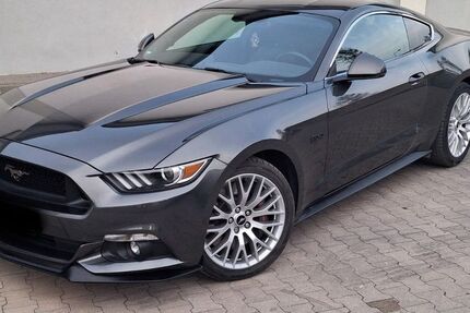 Ford Mustang 44.000 km 30.500 € Berlin 13349