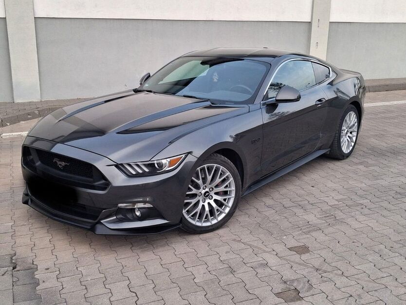 Ford Mustang 44.000 km 30.500 € Berlin 13349