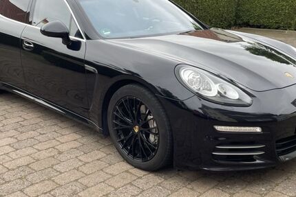 Porsche Panamera 181.000 km 29.990 € Oldenburg 26135