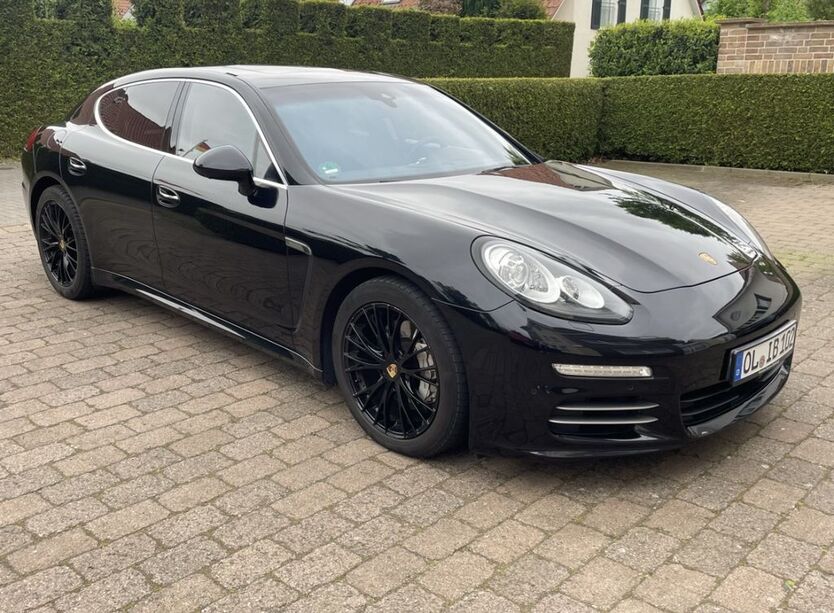 Porsche Panamera 181.000 km 29.990 € Oldenburg 26135