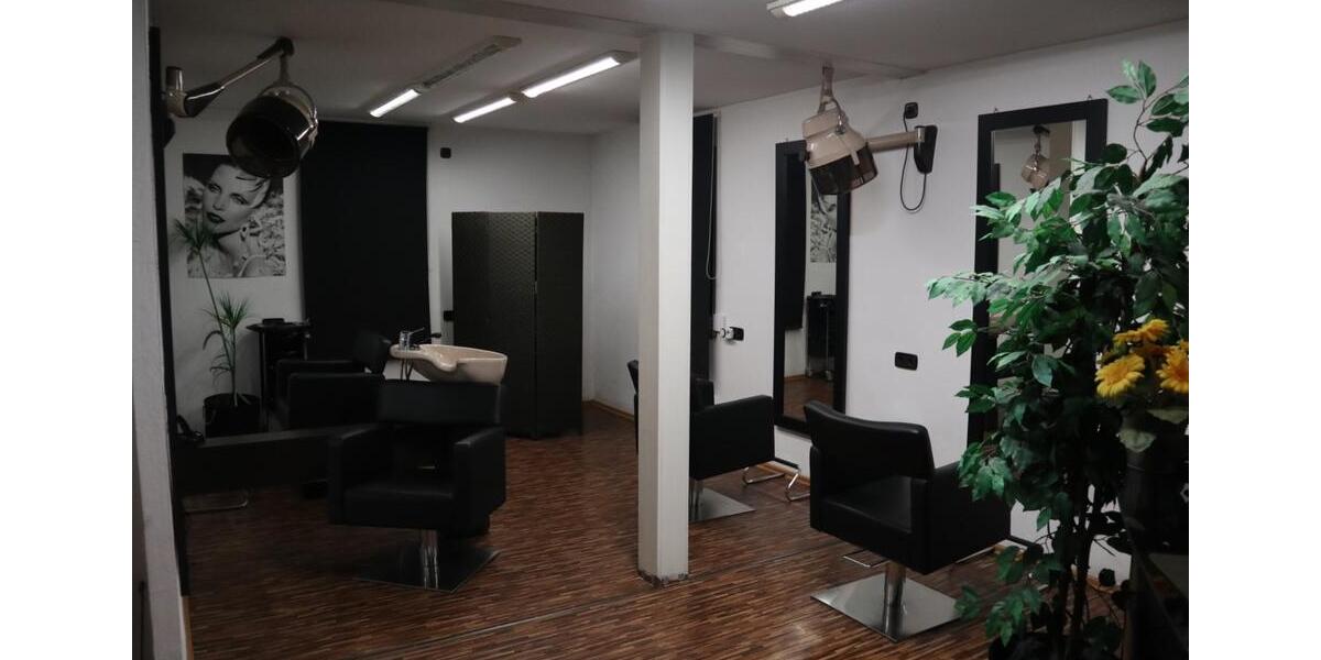 Gewerbe: Laden-GeschäftBüro (bevorzugt Friseur) zimmer