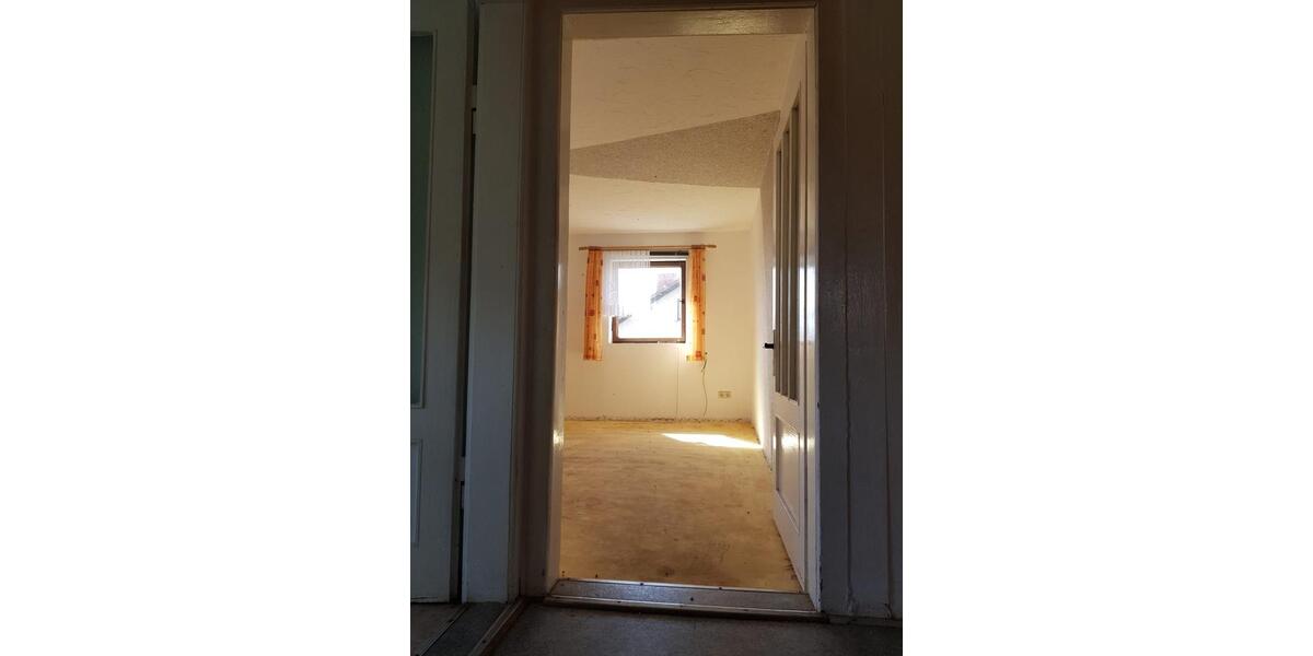 Einfamilienhaus mit großem Garten und viel Potenzial 8 zimmer