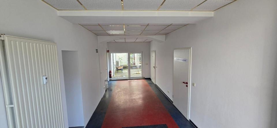 NEU sanierte 3-Raum Wohnung mit neuer Einbauküche im Stadtzentrum von Treuen 3 zimmer