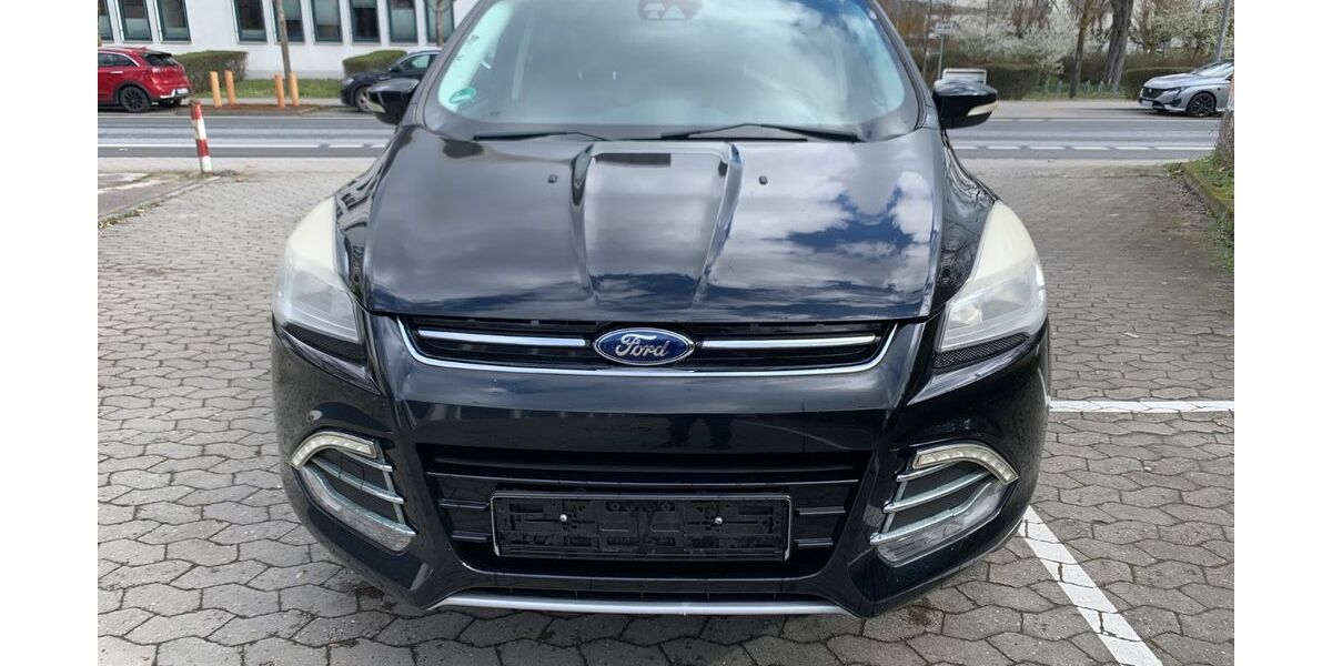 Ford Kuga 135.777 km 9.699 &euro; Mainz-Kastel 55252