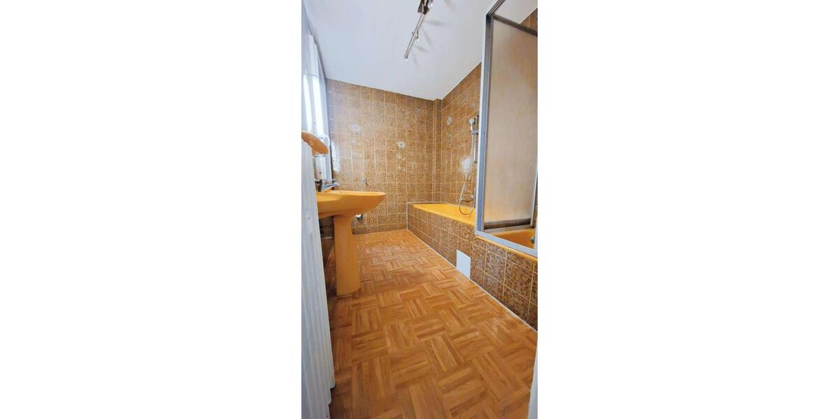 Etagenwohnung Idar-Oberstein Oberstein - 3 Zimmer, 90 m&sup2;, 600&euro; | Angebot:23012403