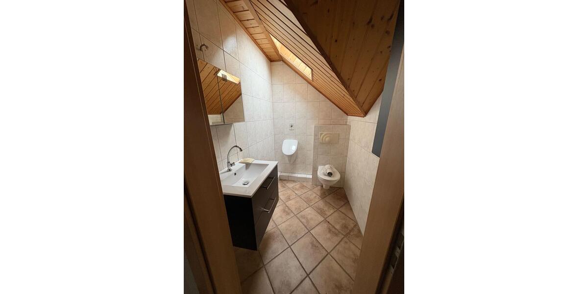 Einfamilienhaus Bad Salzungen - 8 Zimmer, 186 m&sup2;, 299.000&euro; | Angebot:25806627