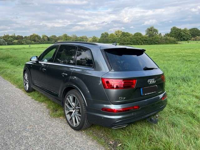 Audi Q7 103.000 km 44.900 &euro; Frankfurt am Main, Stadt 60435
