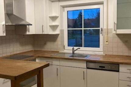 Eine Wohnung im Erdgeschoß - frei 4 zimmer