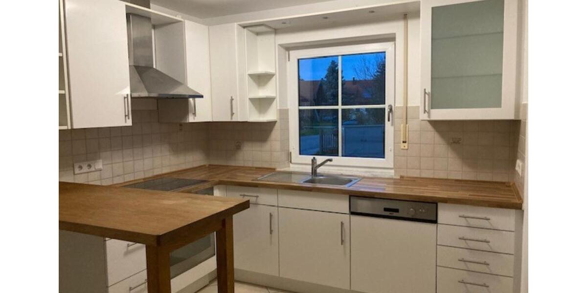 Eine Wohnung im Erdgeschoß - frei 4 zimmer