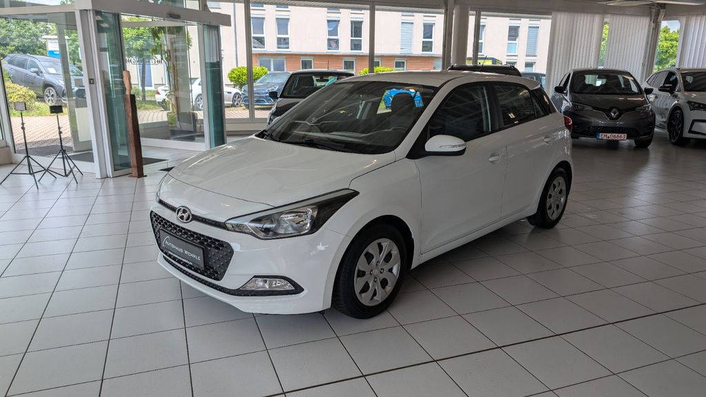 Hyundai i20 68.300 km 8.890 &euro; Gundelfingen bei Freiburg 79194