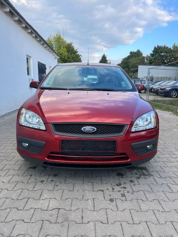 Ford Focus 206.387 km 1.400 € München 81737