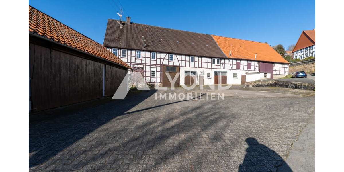 Einfamilienhaus Bad Arolsen / Schmillinghausen Schmillinghausen - 9 Zimmer, 220 m&sup2;, 159.000&euro; | Angebot:20402278