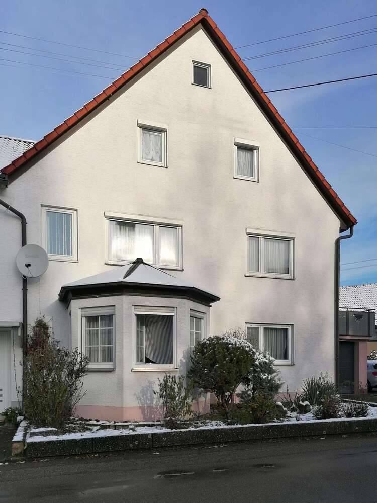 Haus zum Kaufen in Schwäbisch Gmünd 240.000 € 143 m²
