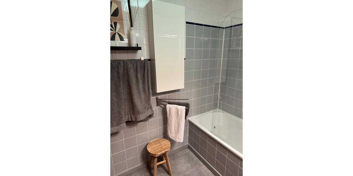 Helle 2-Zimmer-Wohnung mit Balkon, TG-Stellplatz & neuer Heizung 2 zimmer